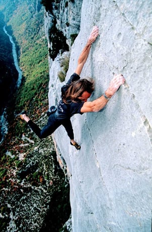 Alain Robert free soloing, No Self Control 7a (5.11d) in the Verdon Gorge, 1991